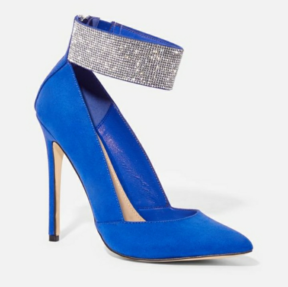 Earlina embellished pumps